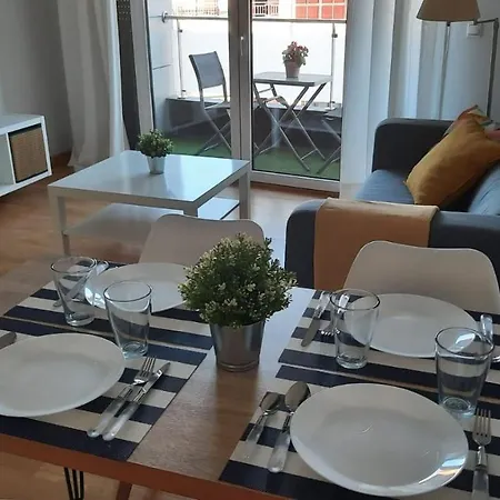 Piso Salnes, A 10 Min De Centro Y Playas Appartement *