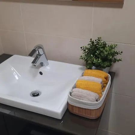 Piso Salnes, A 10 Min De Centro Y Playas Appartement *